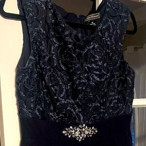 Sleeveless formal dress